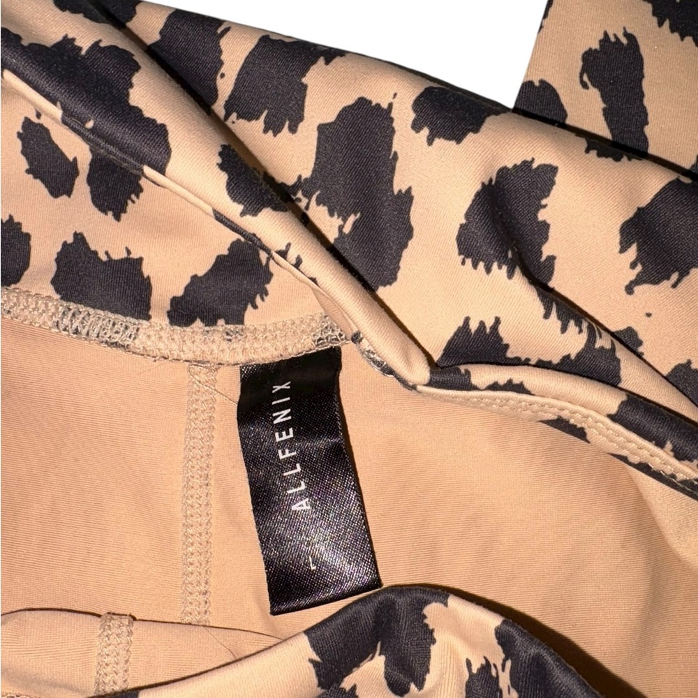 All Fenix Leopard Print Leggings - Picture 4 of 4